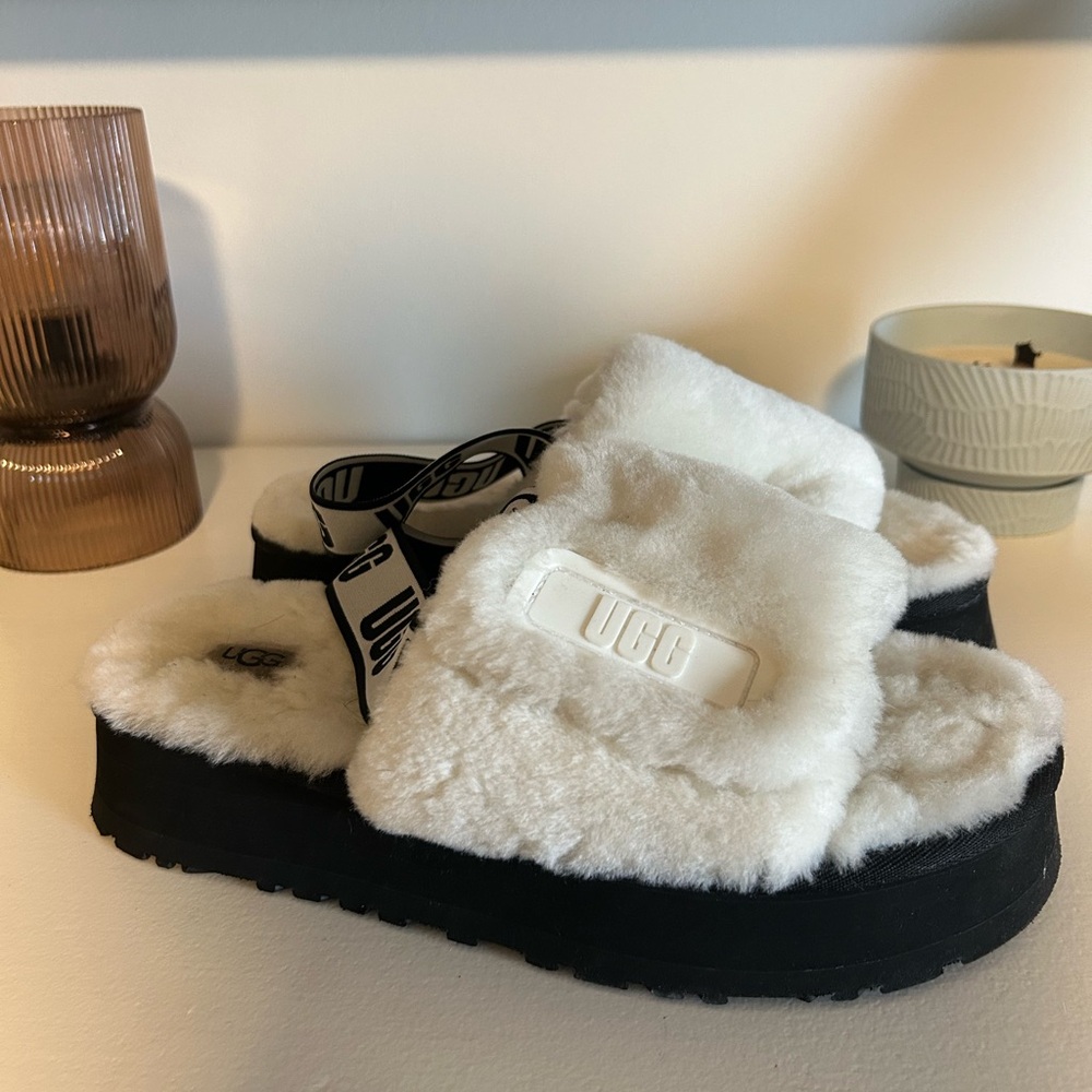 UGG open toe slippers